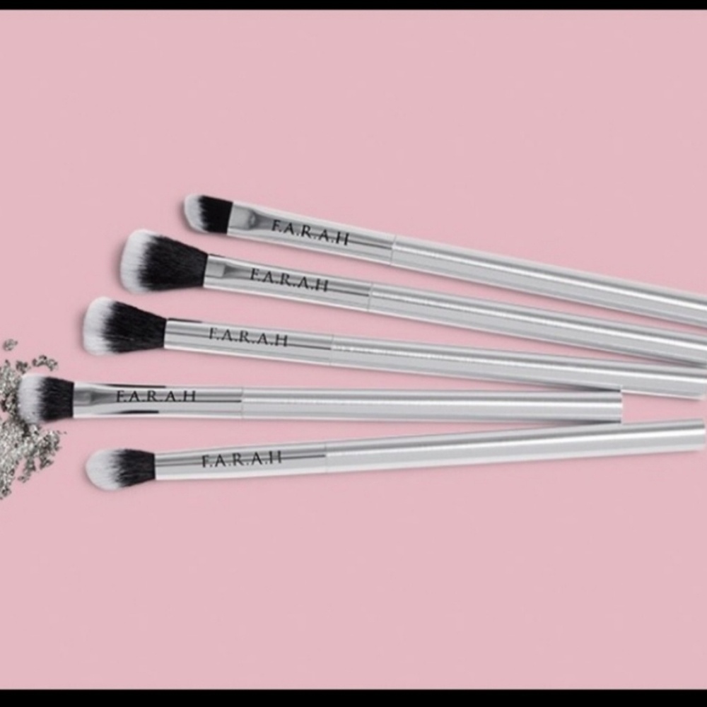 F.A.R.A.H. Brush set